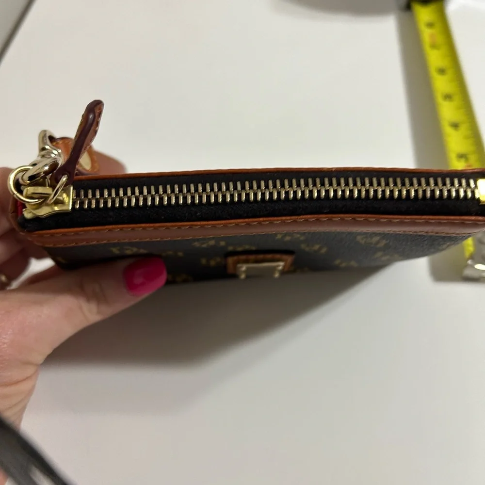 Dooney & Burke Wristlet‎ Coin Purse